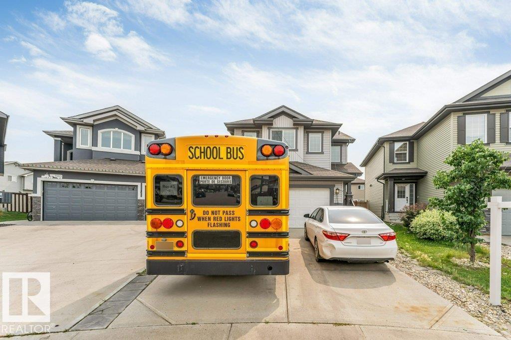 3007 13 AV NW