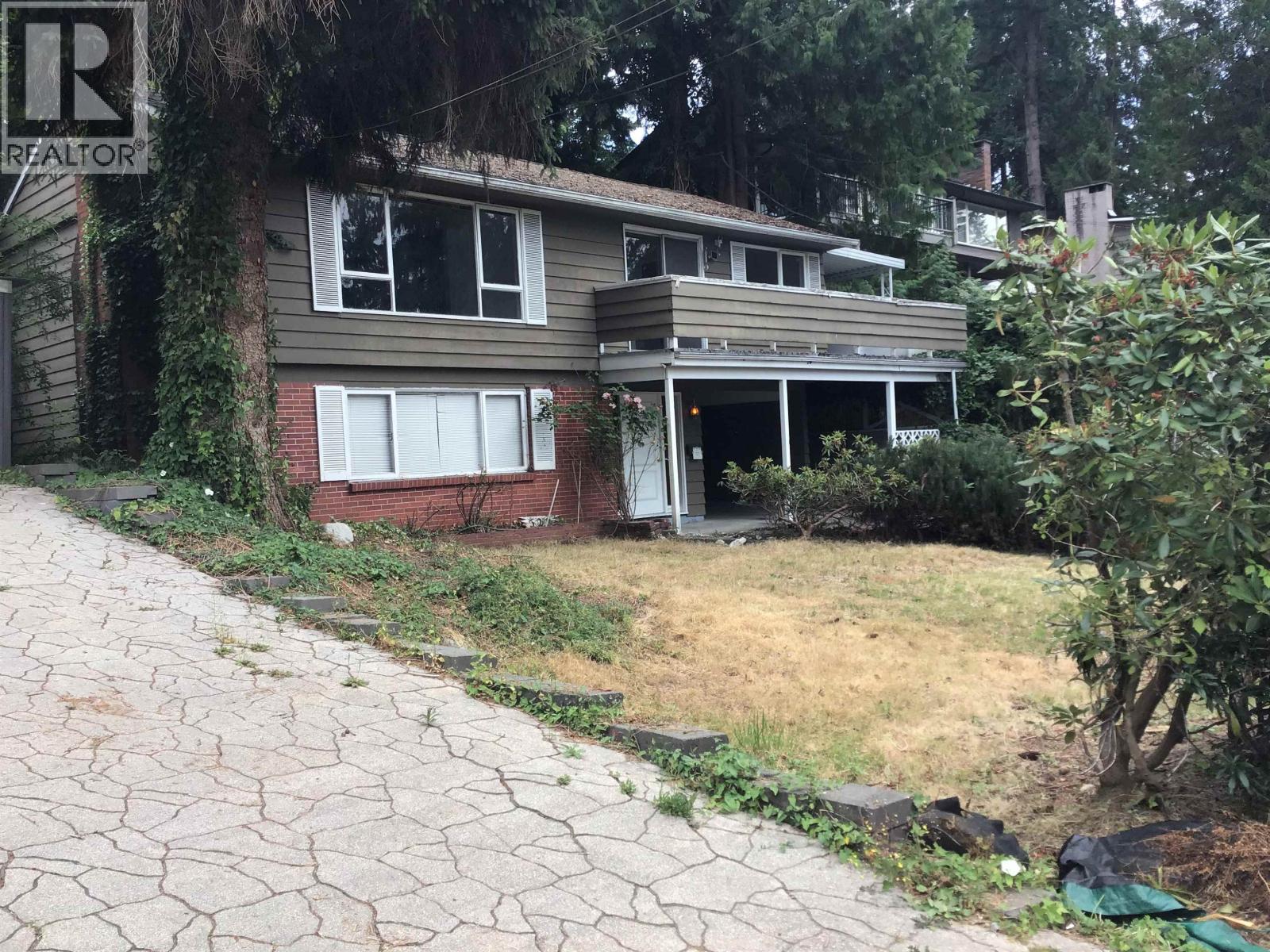 528 GREENWAY AVENUE