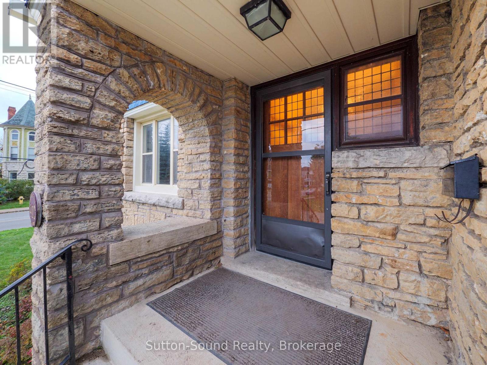 412 11TH ST EAST STREET E