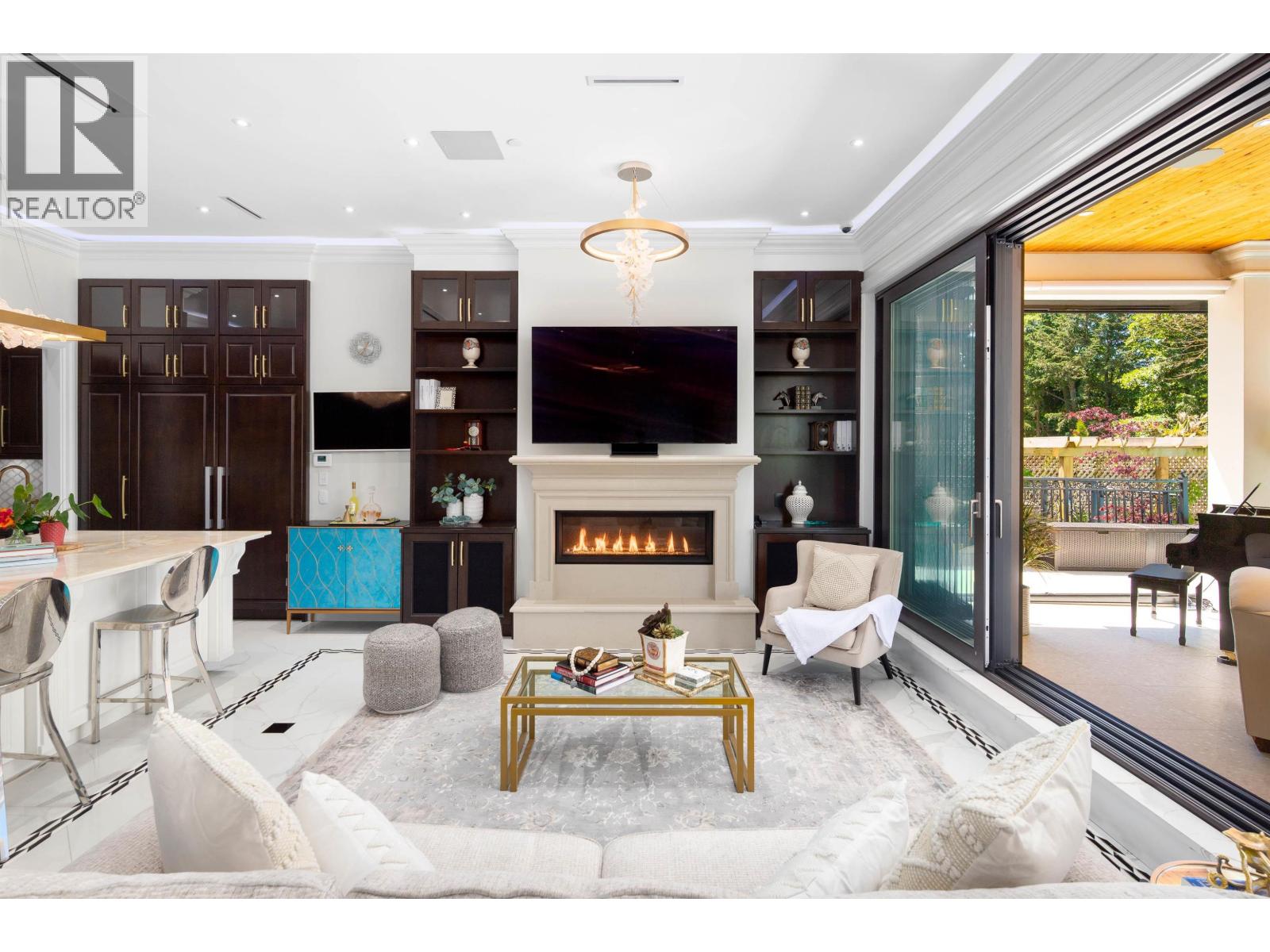 8483 WILTSHIRE STREET