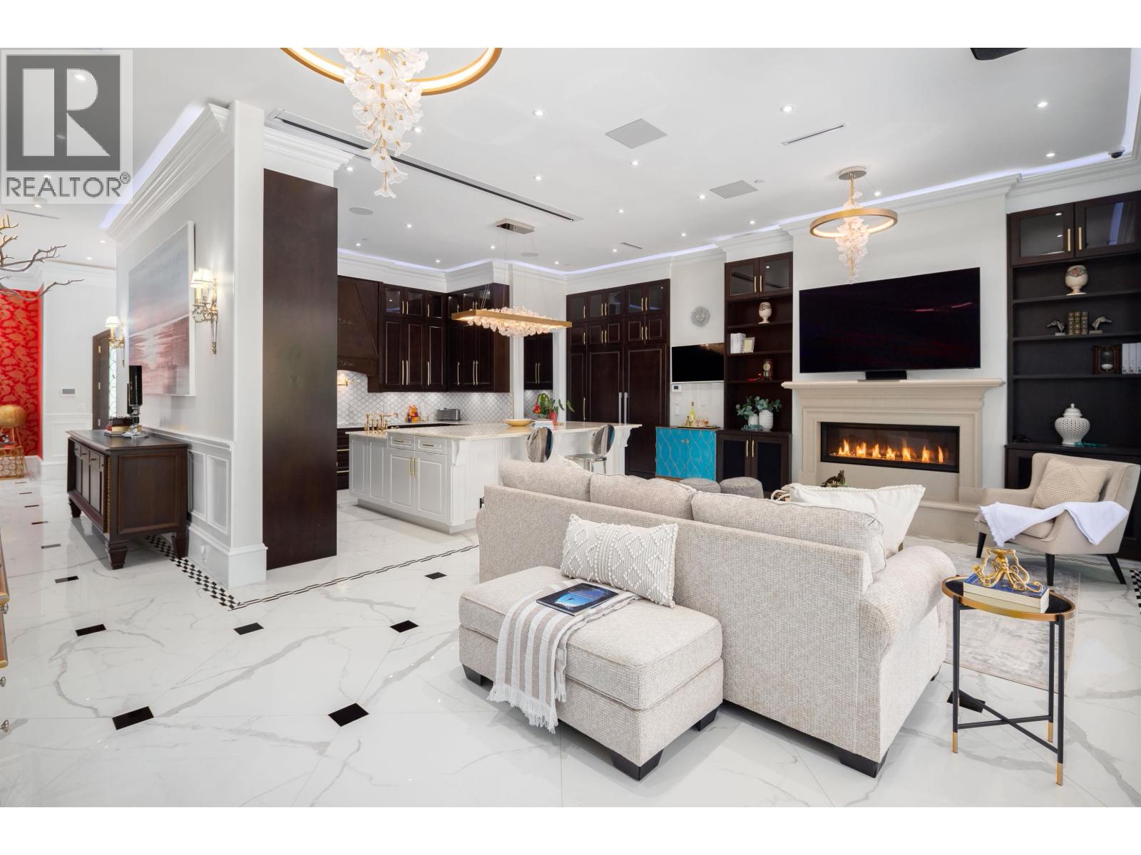 8483 WILTSHIRE STREET