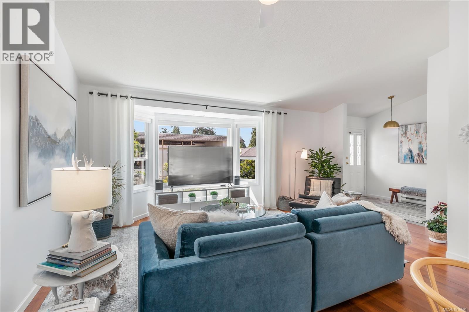 9 100 Abbey Lane