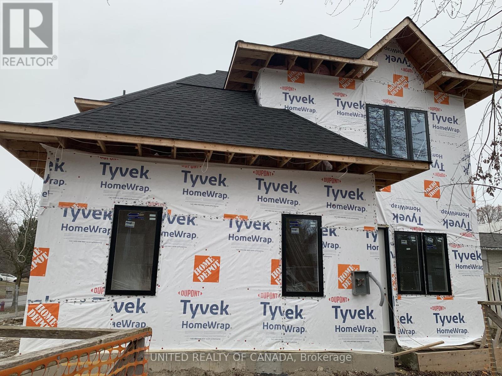 5 CEDAR CRESCENT