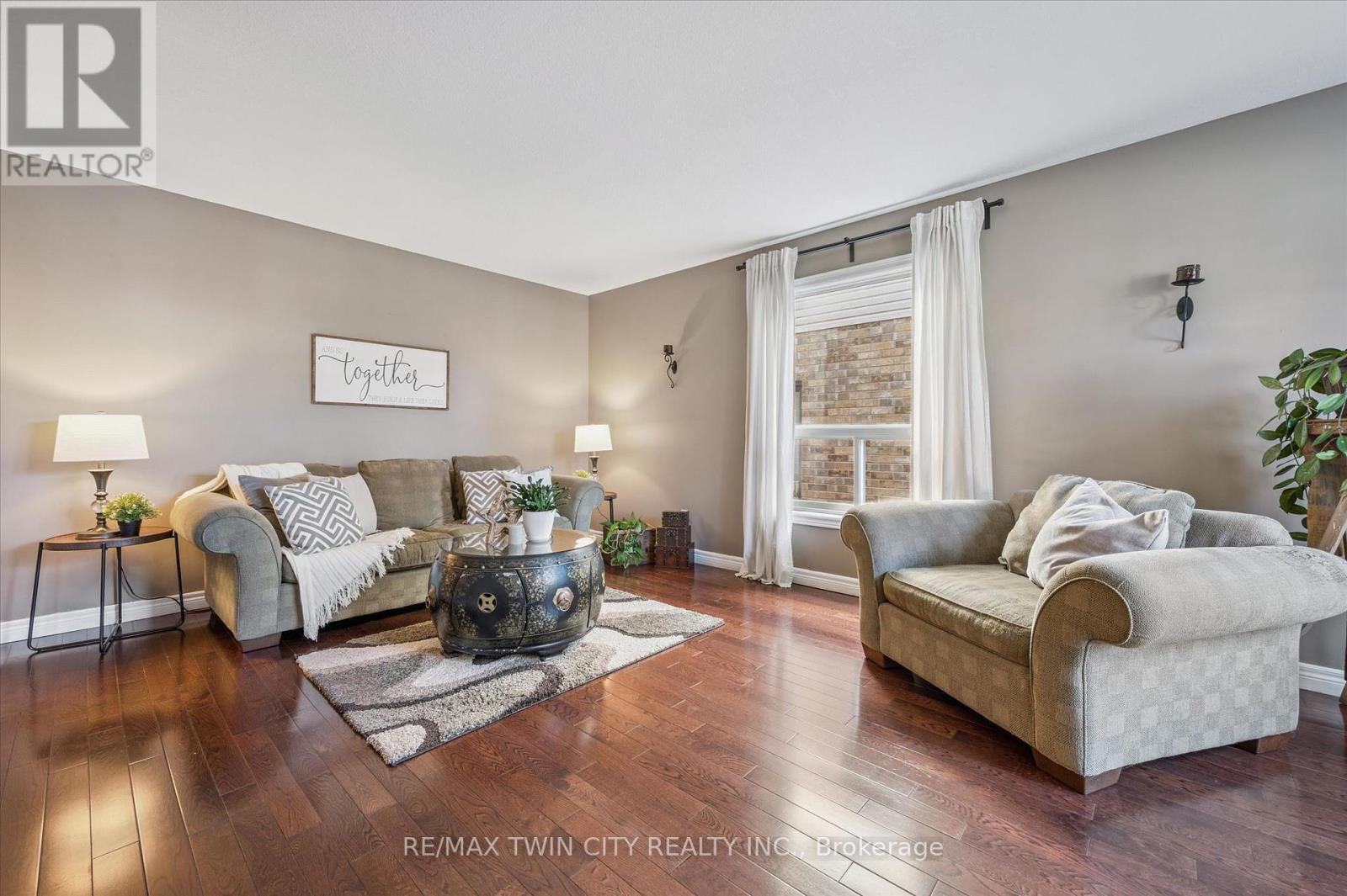 7 HEARTHBRIDGE STREET