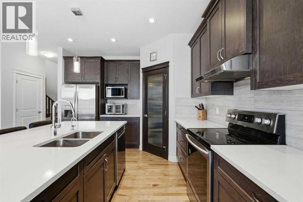 345 Evansglen Drive NW