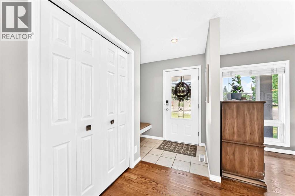 256 Midvalley Place SE