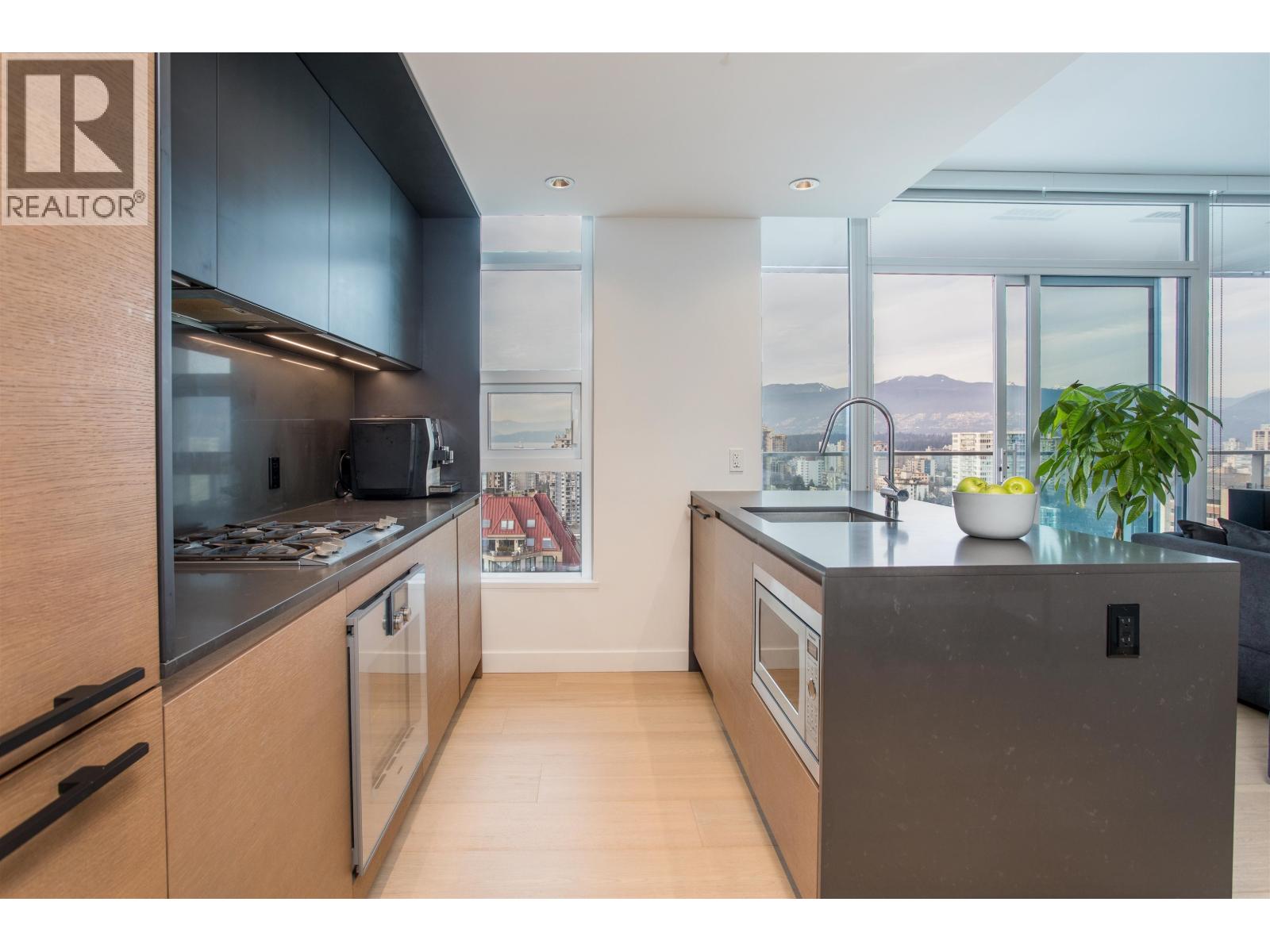 2805 1289 HORNBY STREET