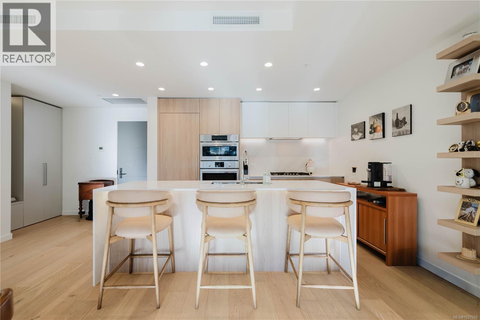 705 2000 Hannington Rd