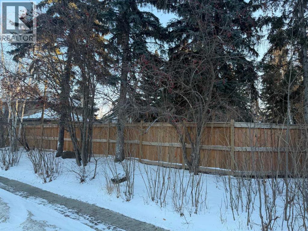 1711, 1715 92 Avenue SW