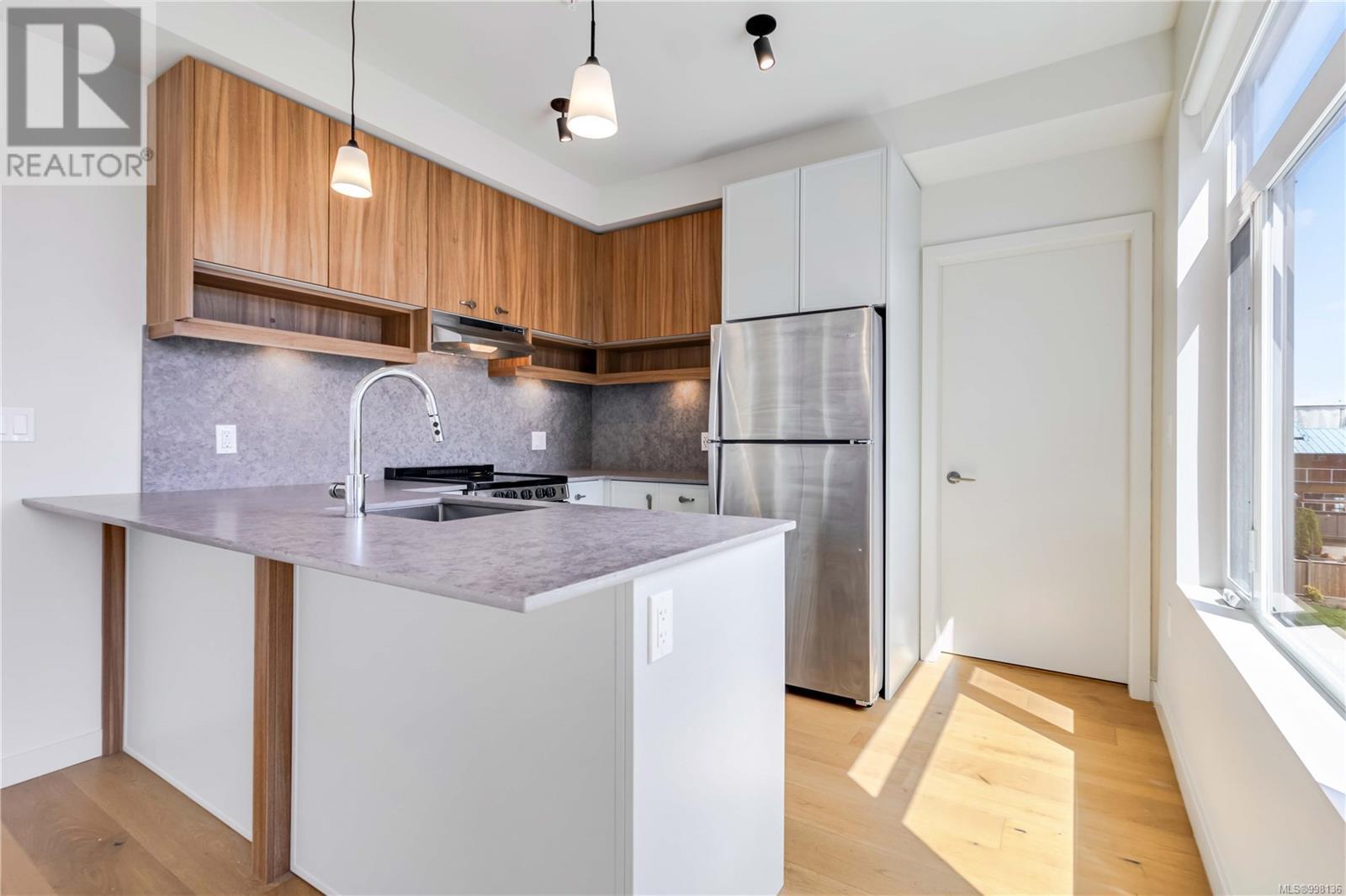 312 629 Speed Ave