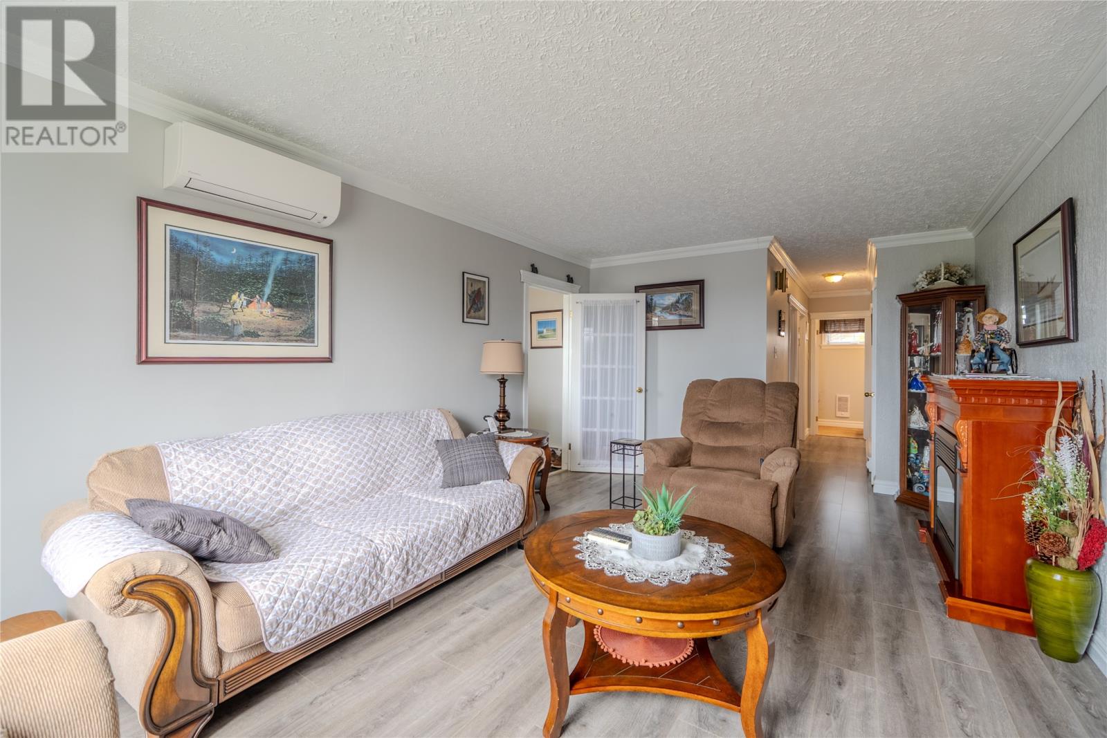 8 Wellington Crescent