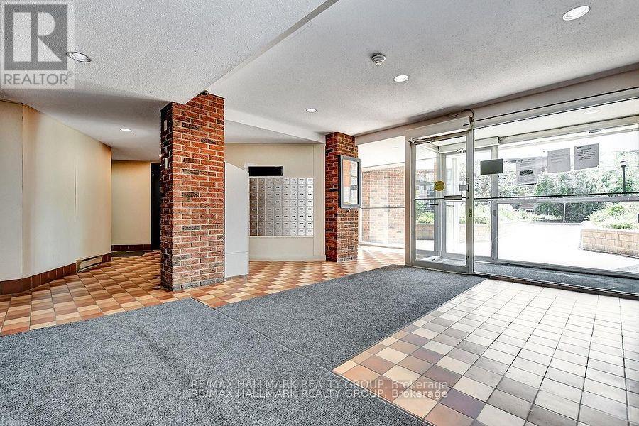 401C - 2041 ARROWSMITH DRIVE