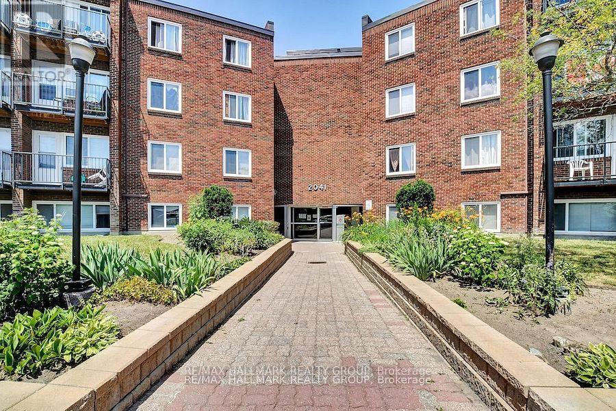 401C - 2041 ARROWSMITH DRIVE