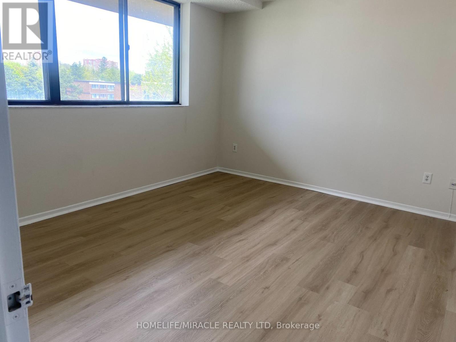 303 - 665 KENNEDY ROAD