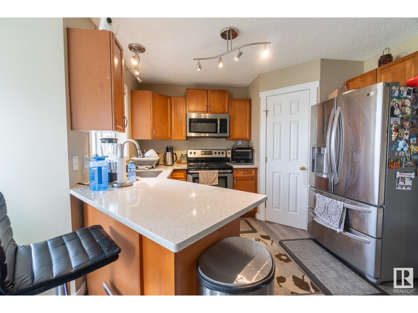 13803 37 ST NW