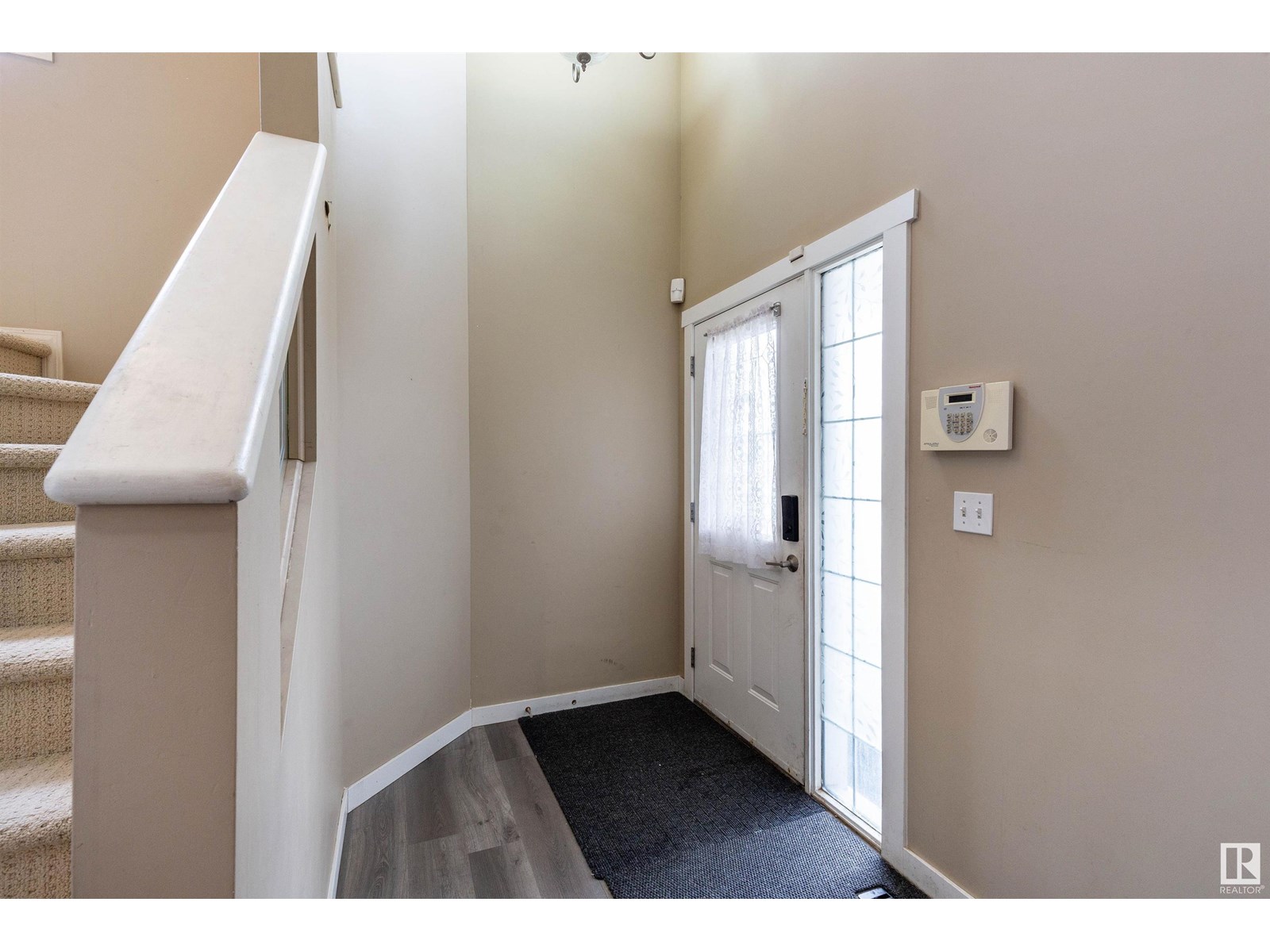 13803 37 ST NW