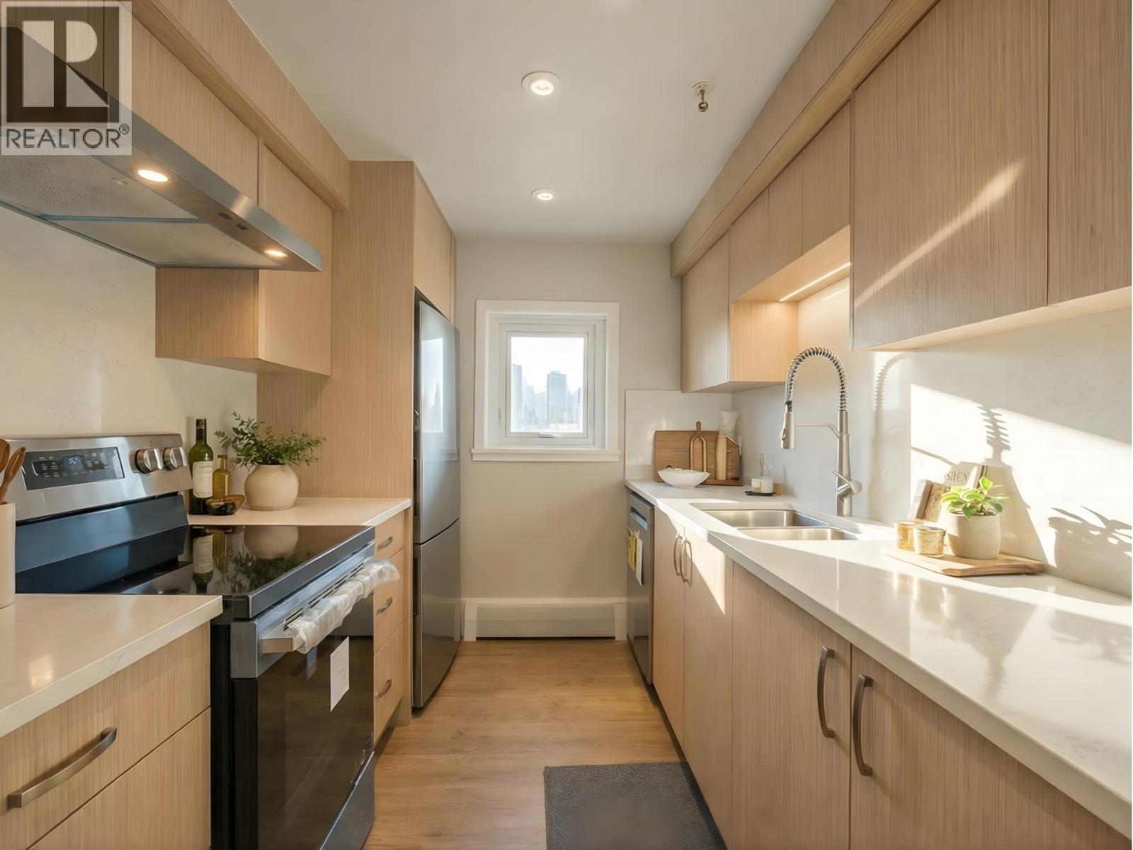 1102 1318 HOMER STREET