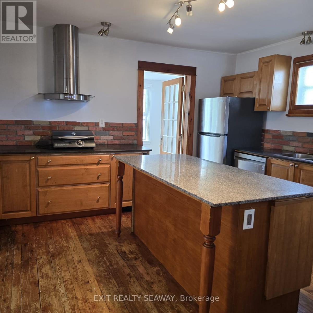 140 BELMONT STREET - Photo 3