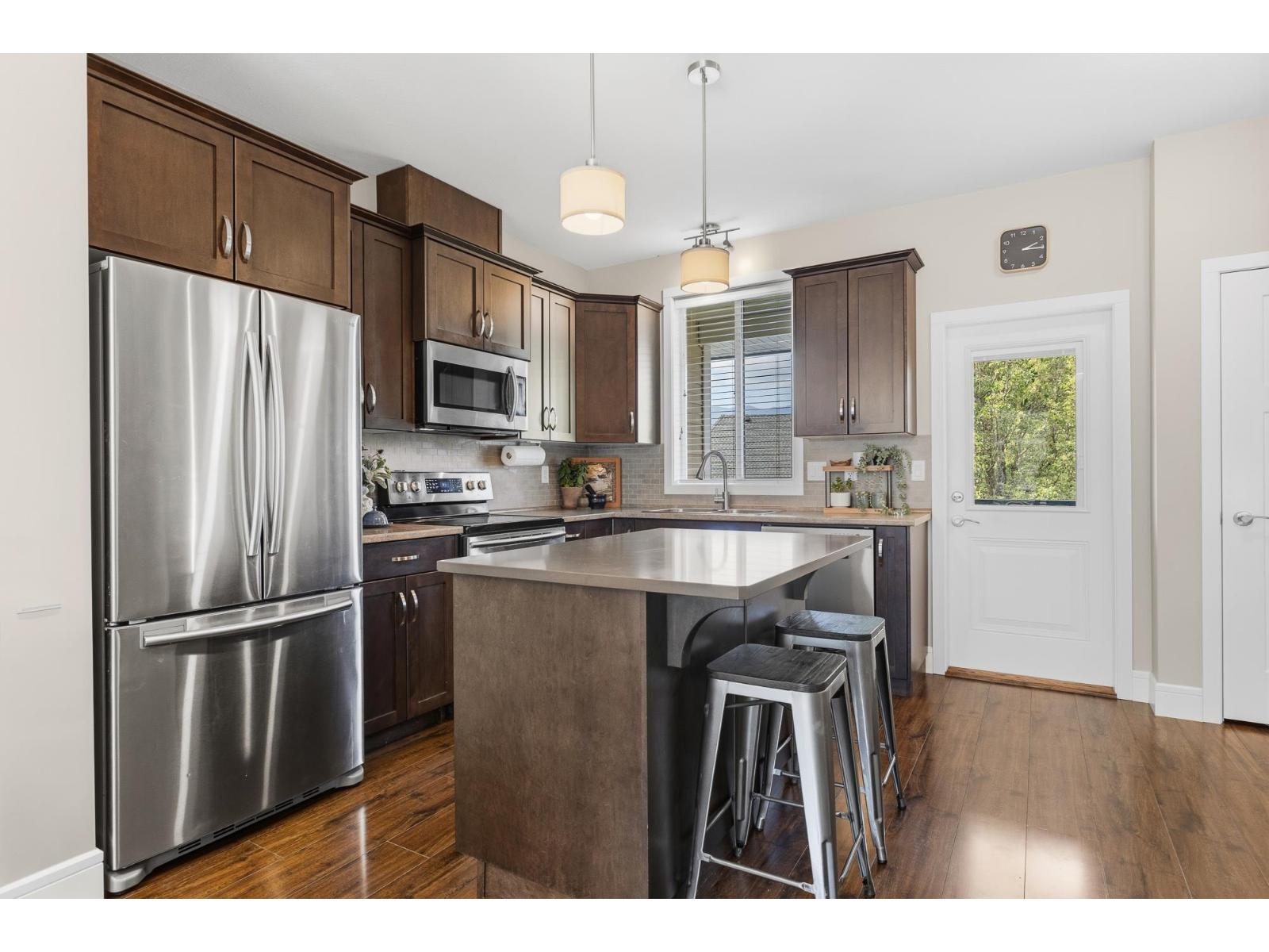 6 1640 MACKAY CRESCENT|Agassiz