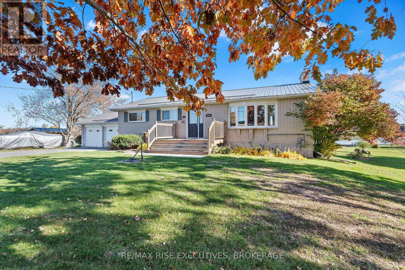 470 DUNDAS STREET W