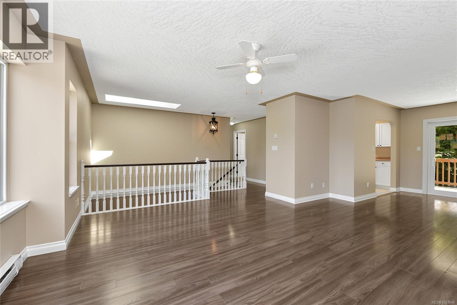 585 HANSEN Ave