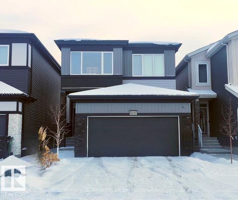 3233 KULAY WY SW Edmonton AB T6W5B5