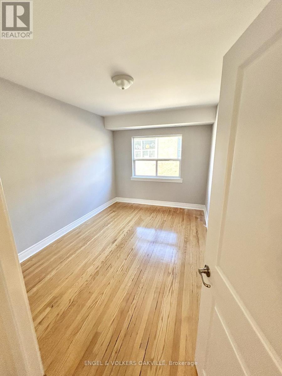 304 - 11 THIRTY THIRD STREET