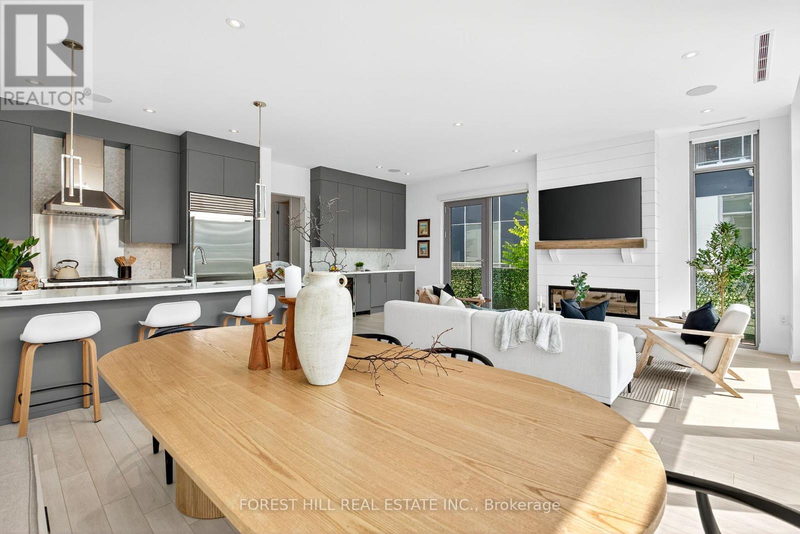 3756 FERRETTI COURT