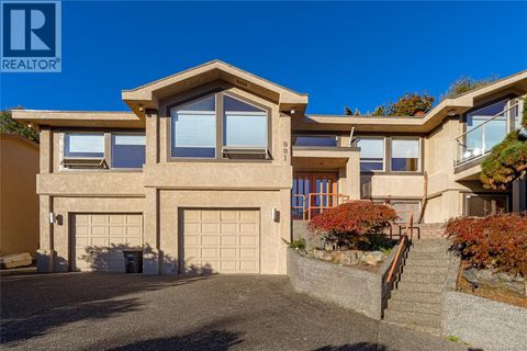 991 Seapearl Pl Saanich BC V8Y2X4