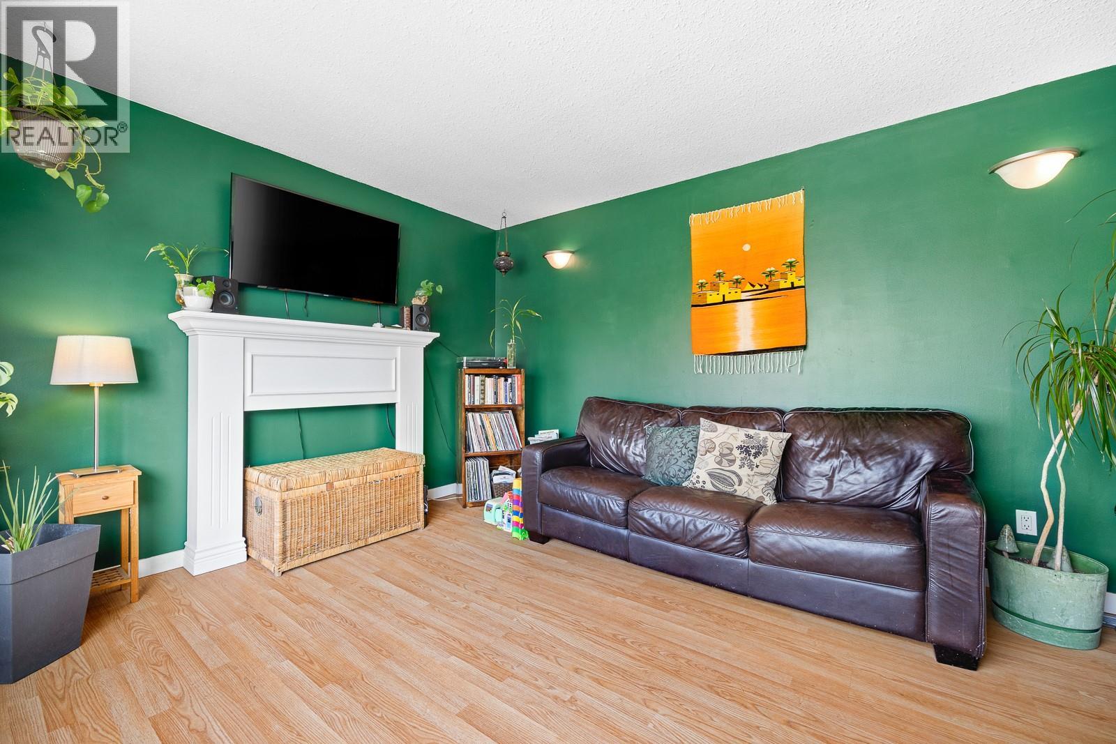 430A Holbrook Road W