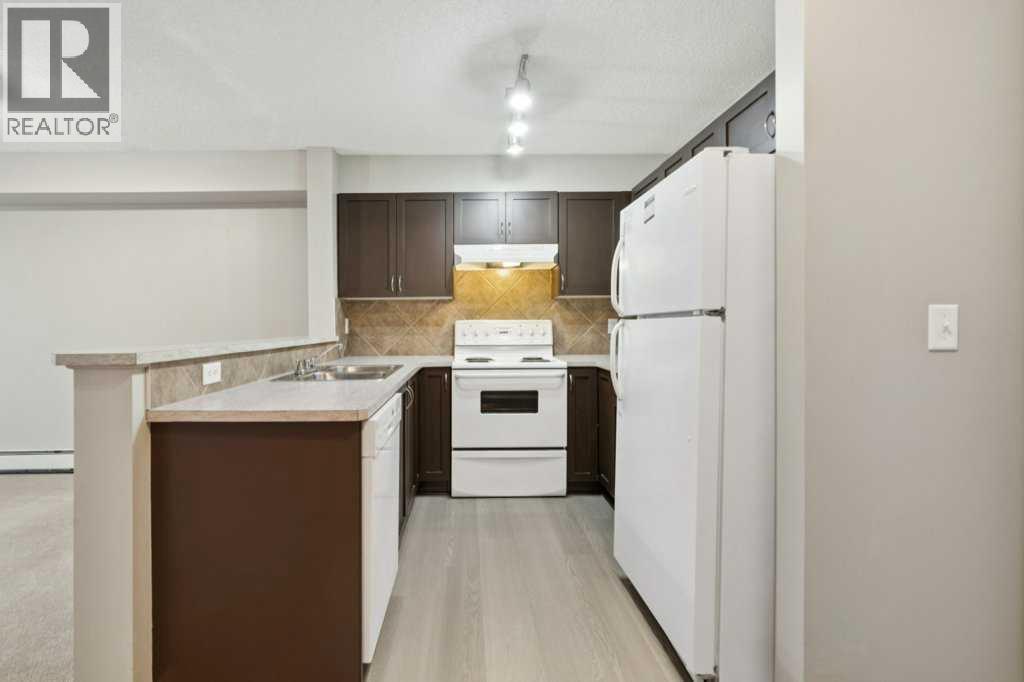 9216, 70 Panamount Drive NW