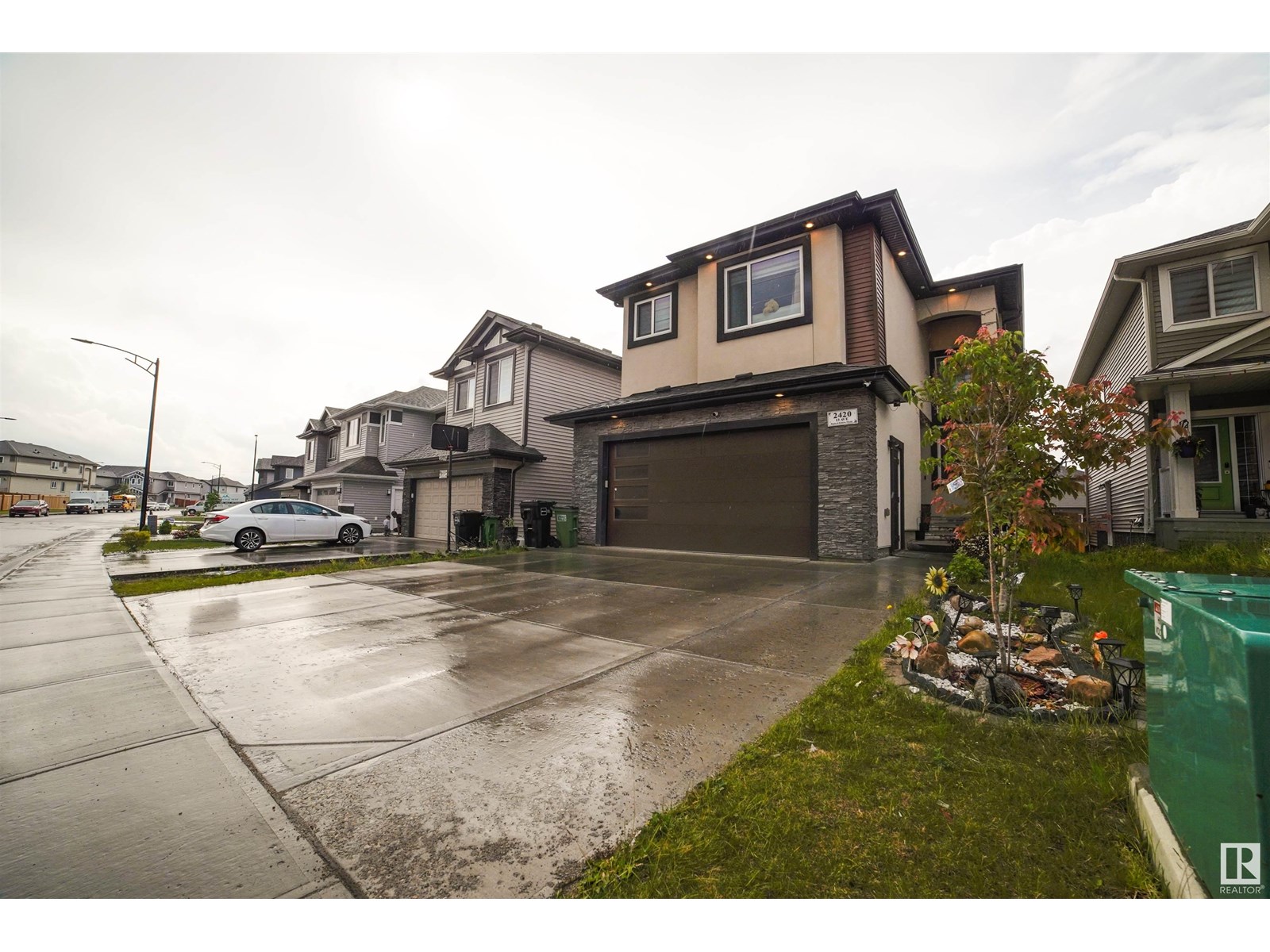 2420 13 AV NW