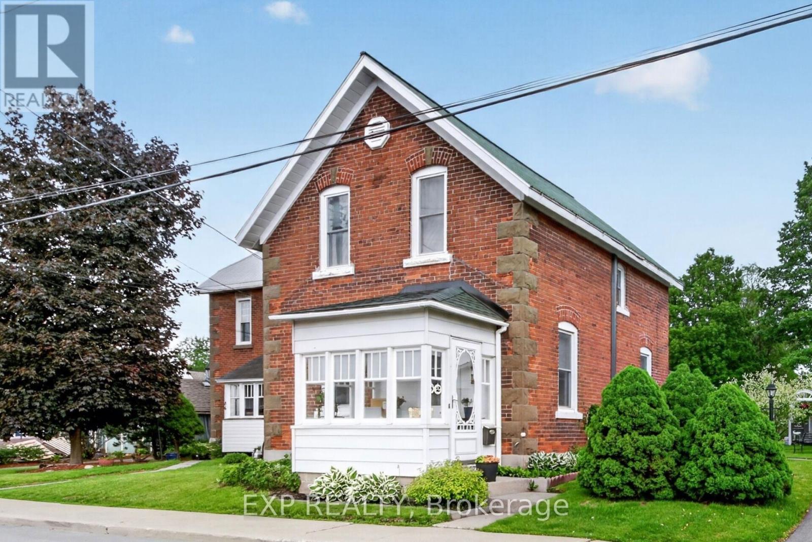82 MUNRO STREET