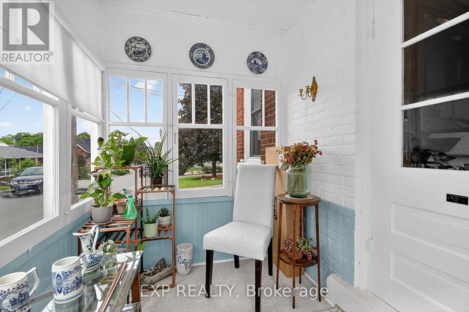 82 MUNRO STREET