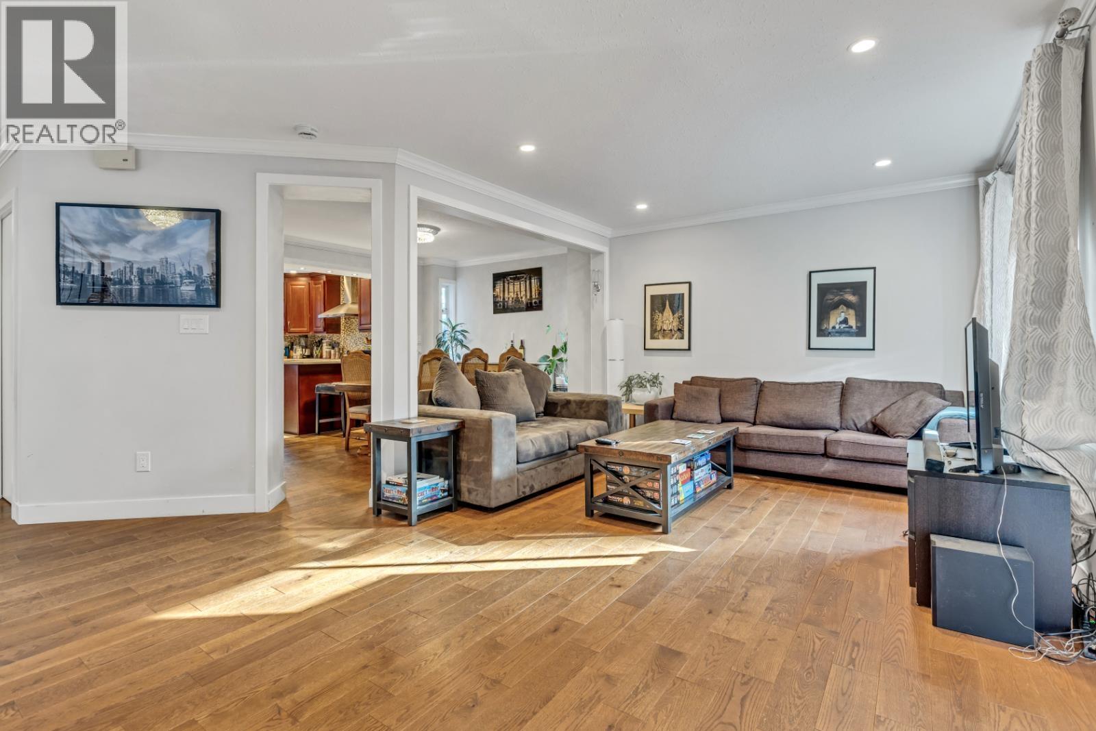 5853 GROUSEWOODS CRESCENT