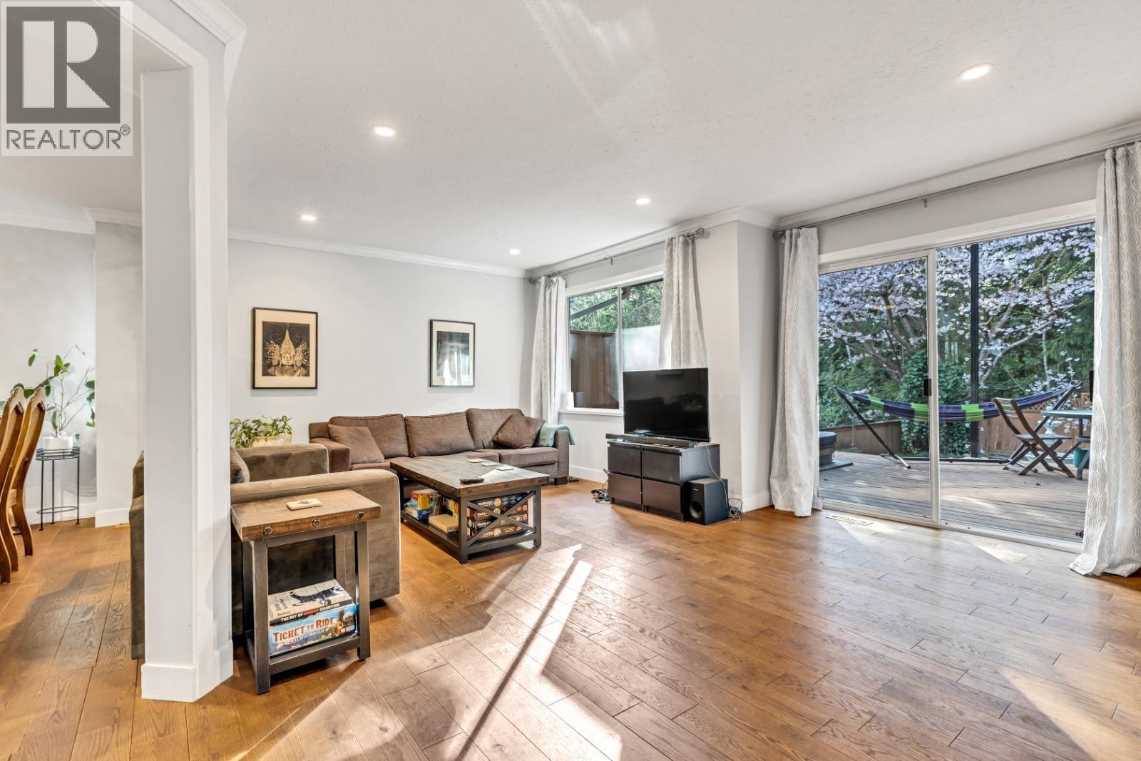 5853 GROUSEWOODS CRESCENT