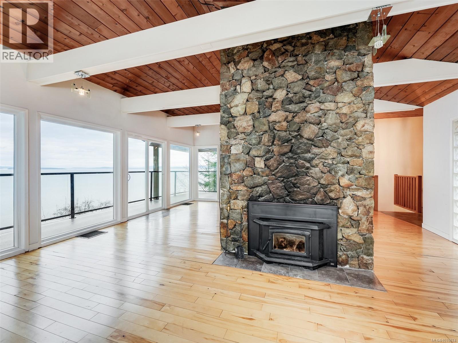 4553 Cordova Bay Rd