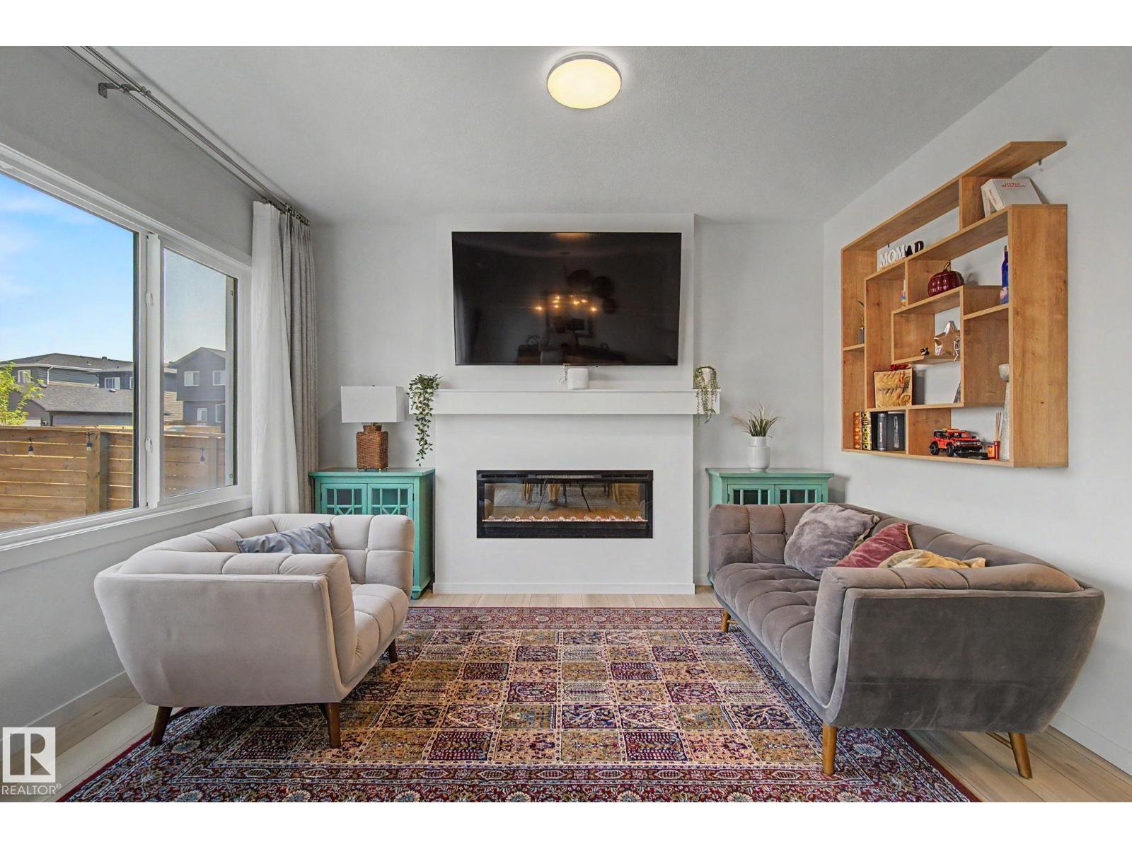 28 ROSEWOOD WY
