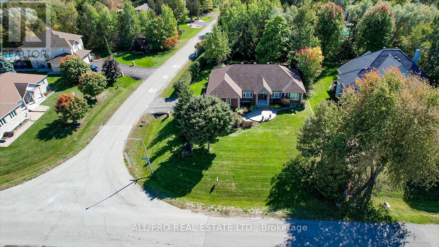 1238 TINTERN DRIVE W