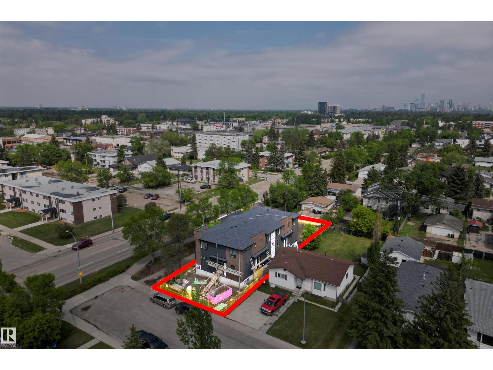 9945 154 ST NW