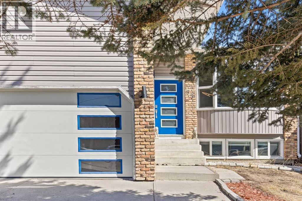 55 Whitehaven Crescent NE