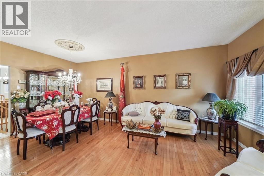 52 MISTYCREEK Crescent