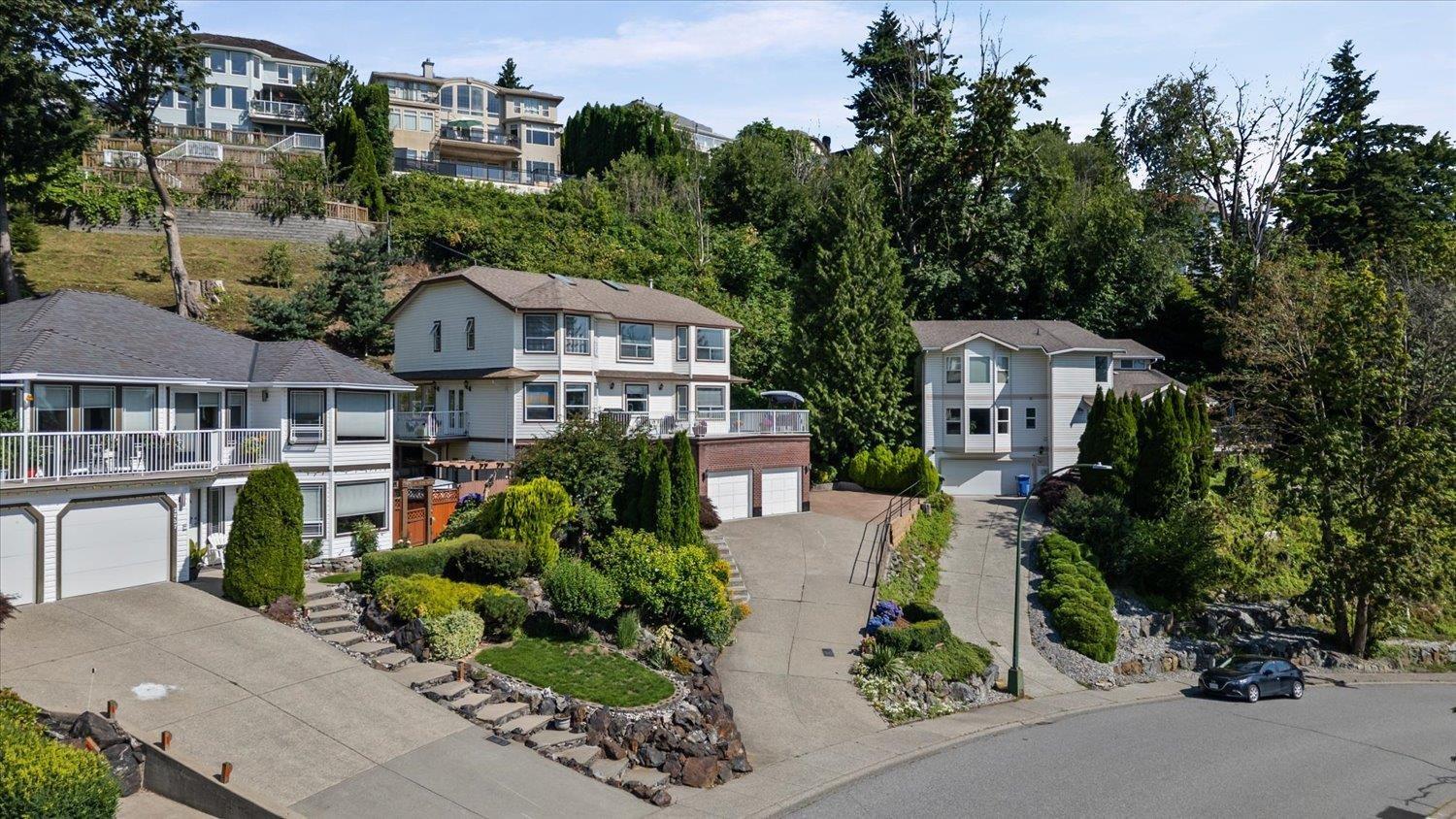 2255 MOUNTAIN DRIVE