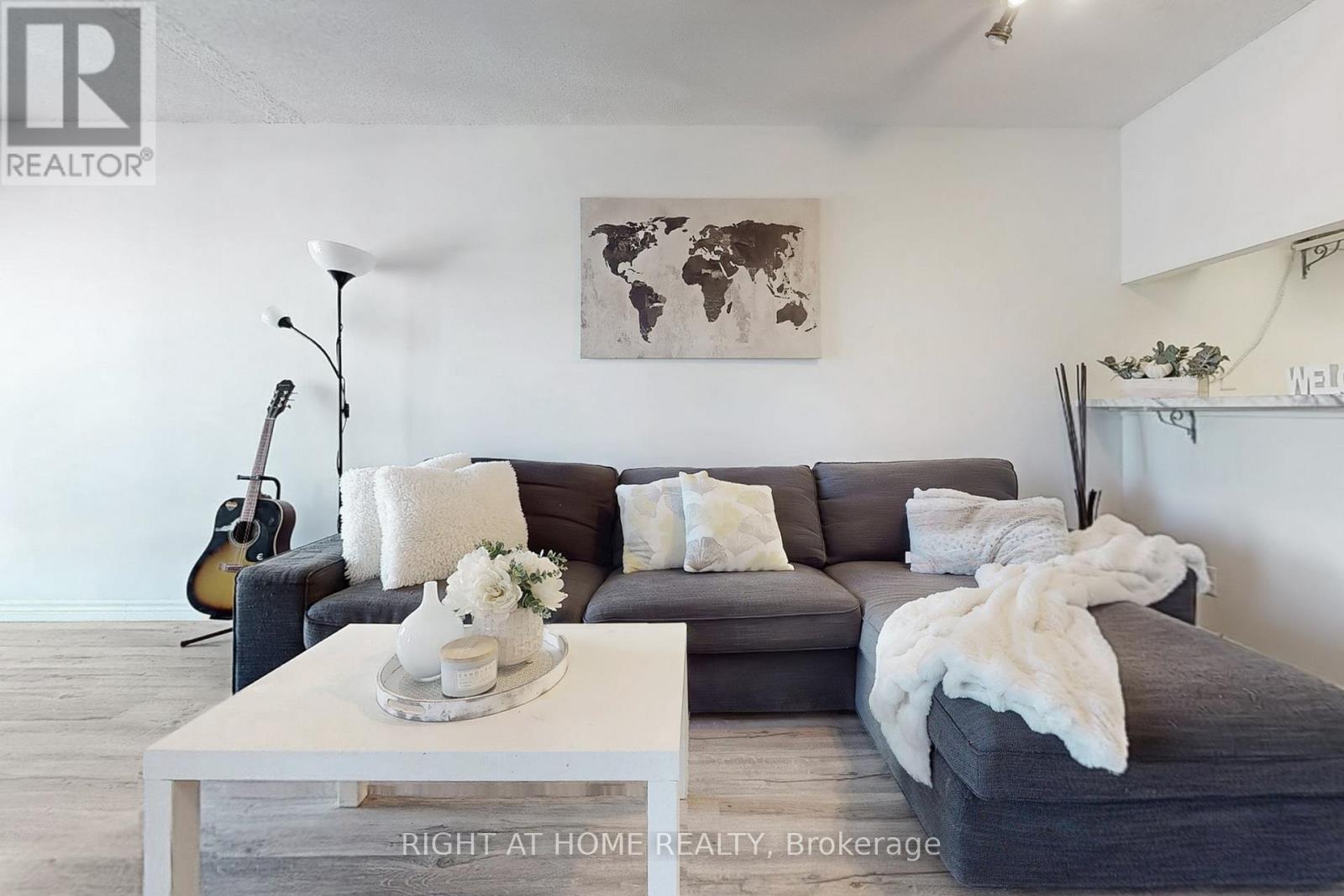 705 - 222 THE ESPLANADE AVENUE