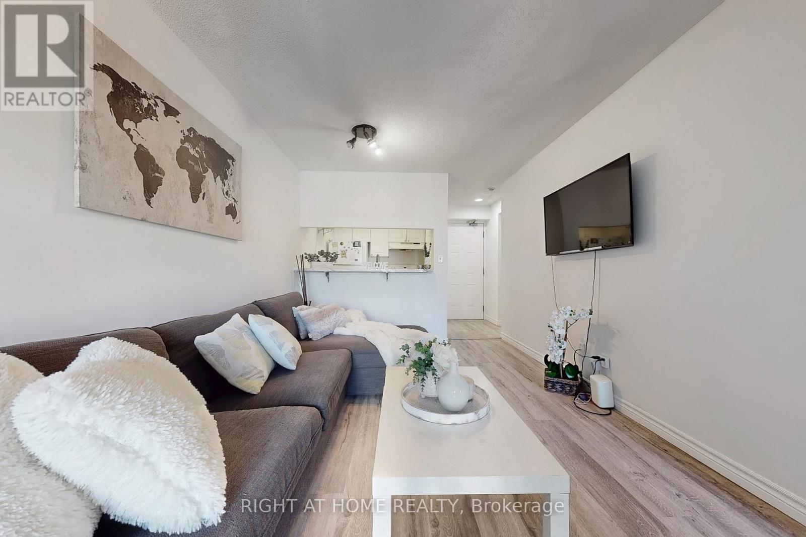 705 - 222 THE ESPLANADE AVENUE