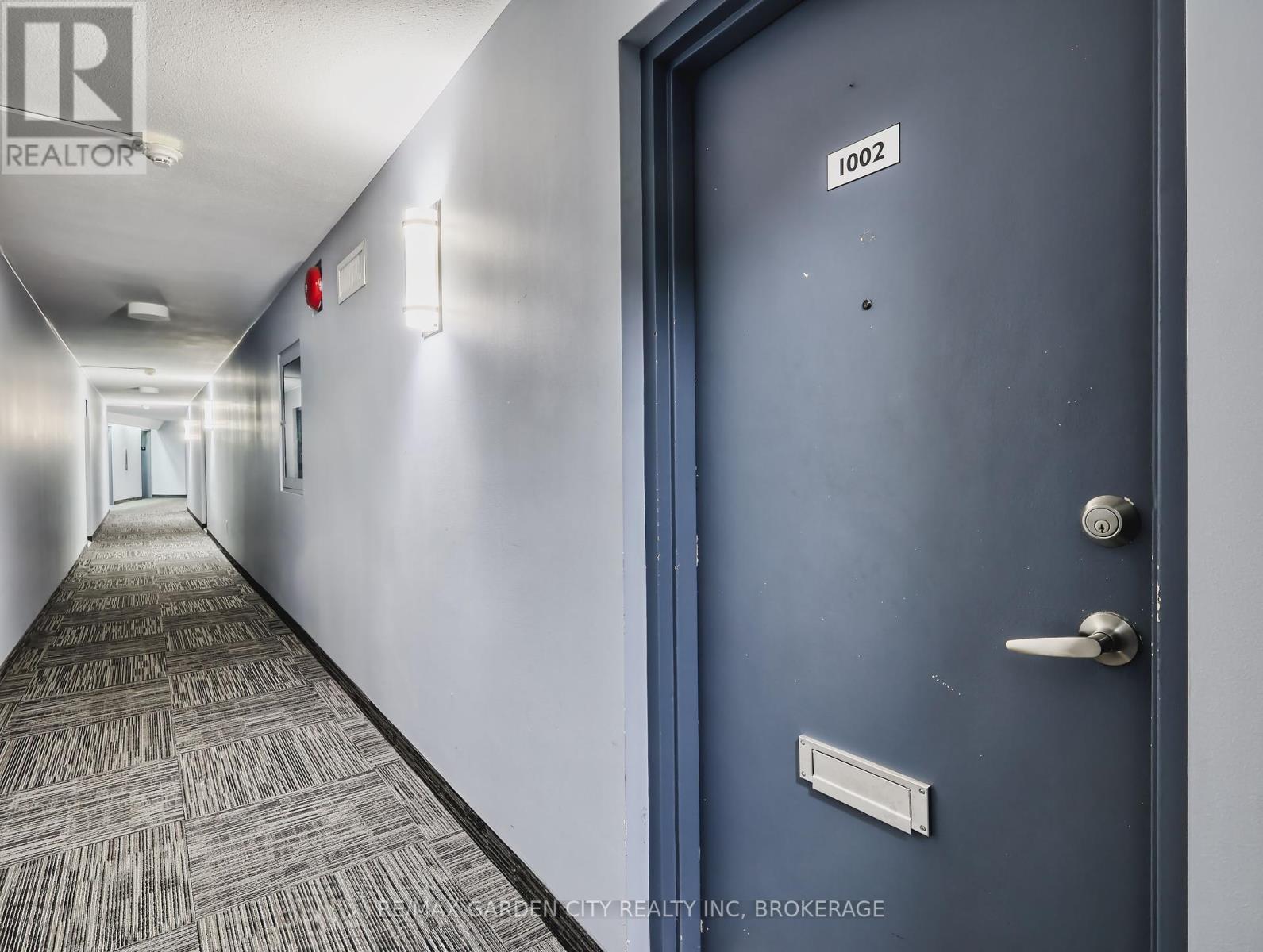 1002 - 35 TOWERING HEIGHTS BOULEVARD