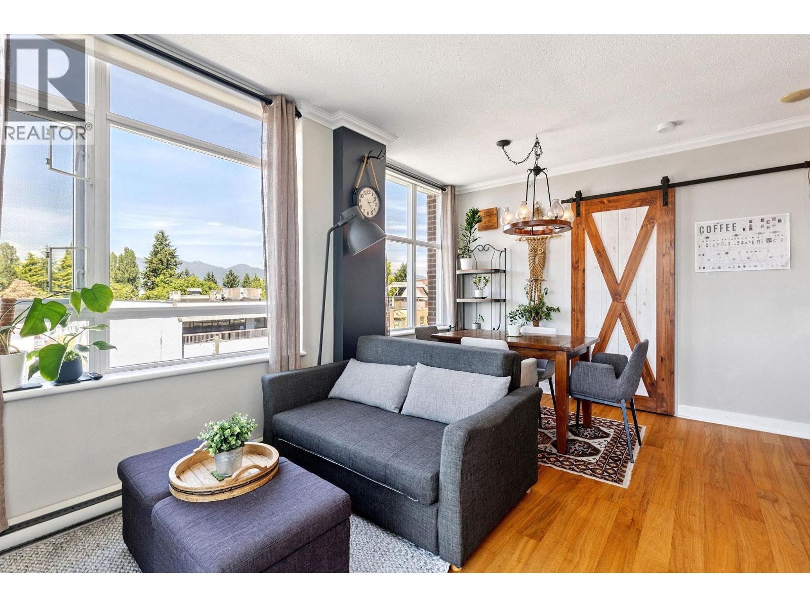 619 2268 W BROADWAY