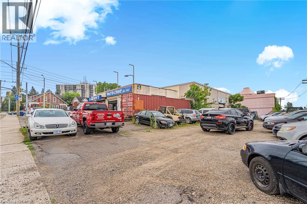 342 VICTORIA Street N