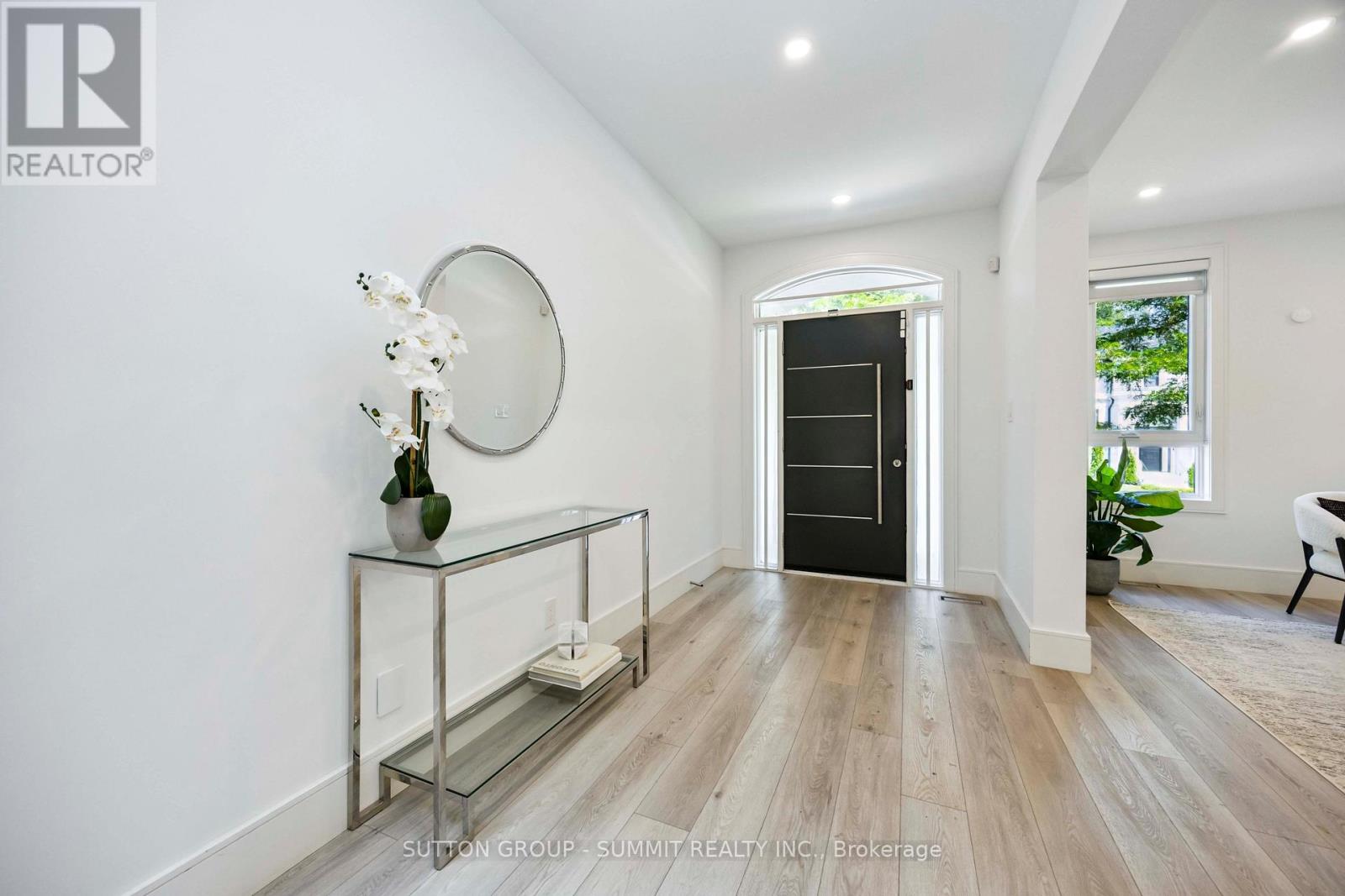 127 MUNRO BOULEVARD