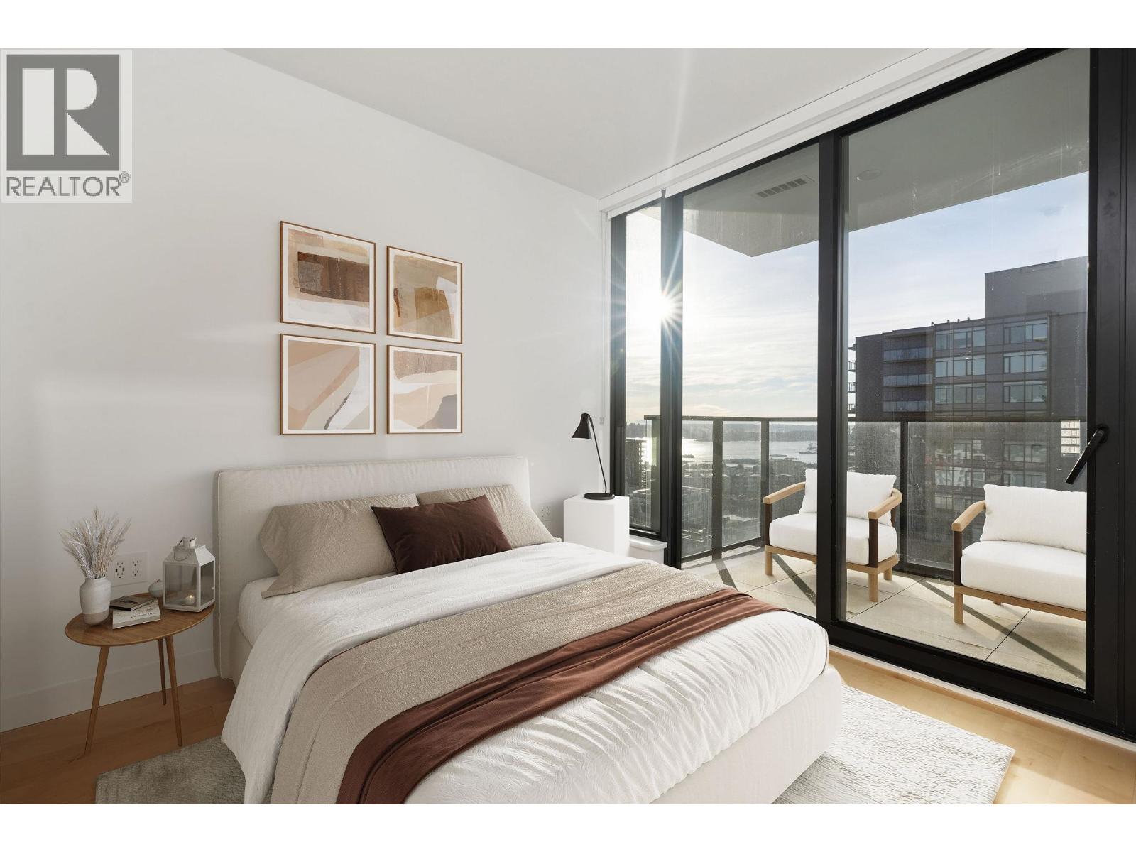 1004 135 E 13TH STREET